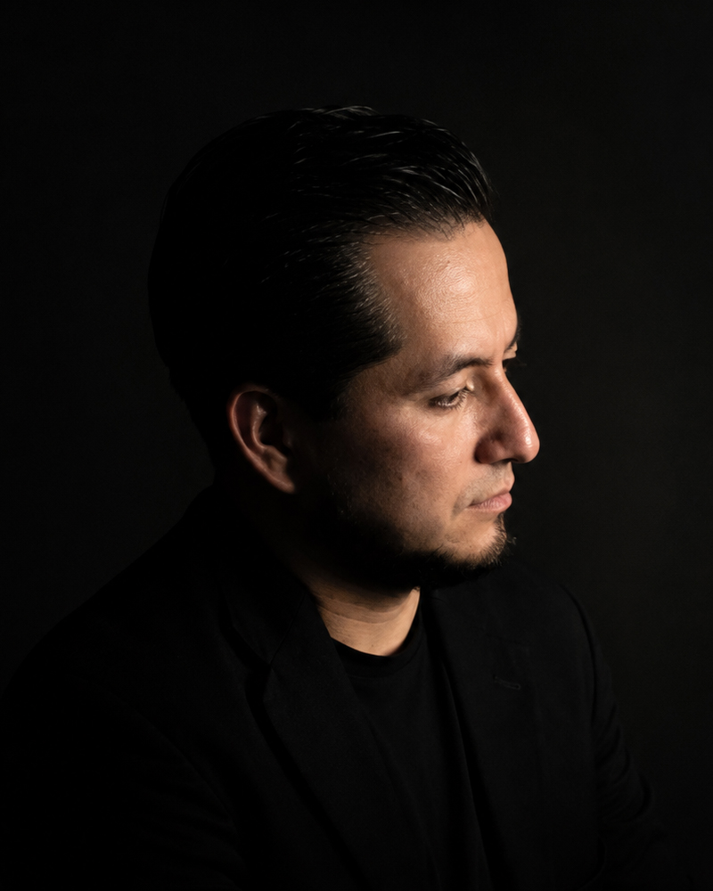 Jehú Velázquez Caltenco, técnico afinador de pianos